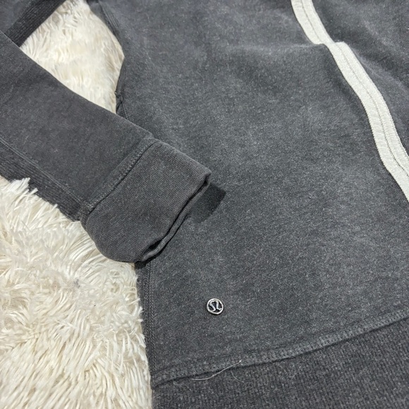 Lululemon Yin To My Yang Cardi Heathered Black / Soot Light Size 2 - Picture 10 of 15